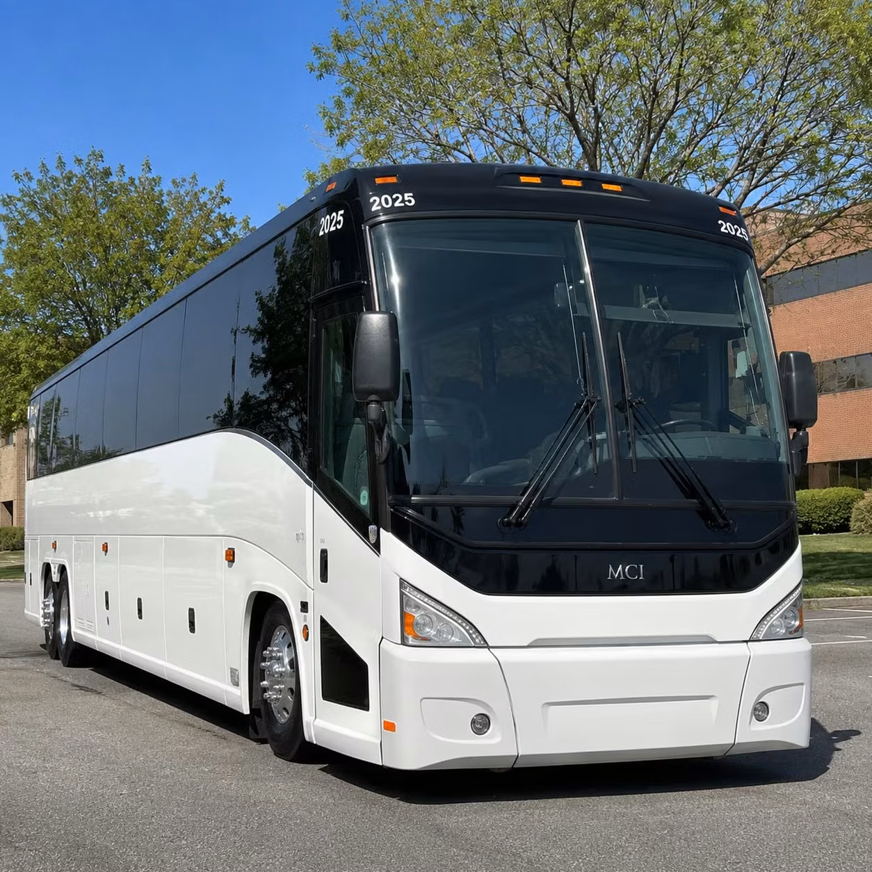meadow brook amphitheatre concert bus rentals to rochester hills